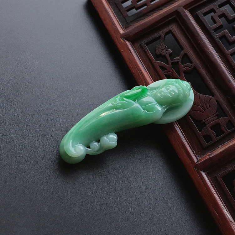 (超值推荐)糯冰种飘翠观音挂件
