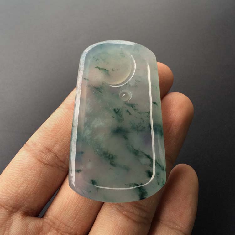 (超值推荐)冰种飘花略带紫罗兰降龙观音挂件