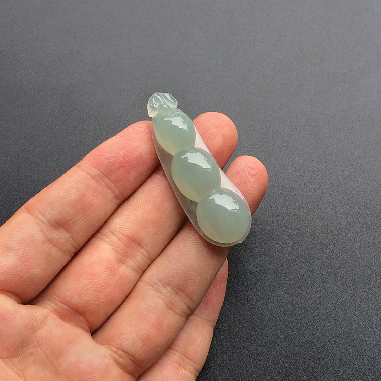 糯冰种晴水四季豆挂件