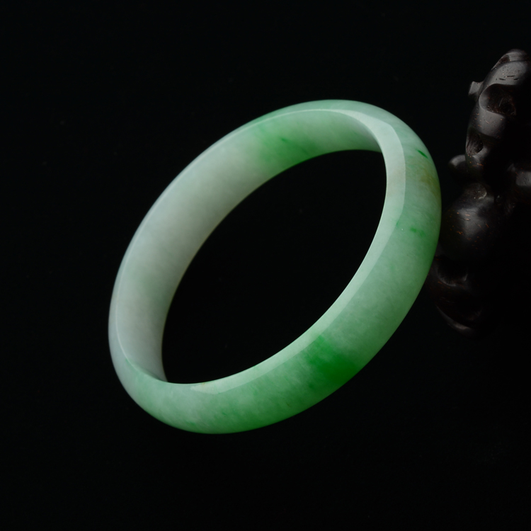 (超值推荐)糯冰种飘翠贵妃镯(54mm-49.5mm)