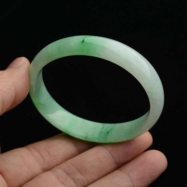 (超值推荐)糯冰种飘翠贵妃镯(54mm-49.5mm)