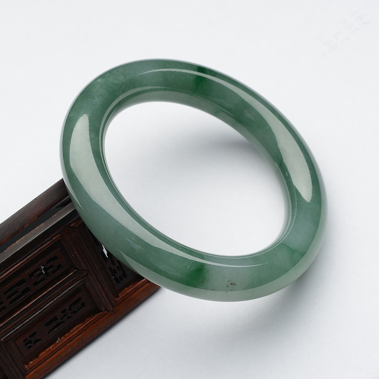 (超值推荐)糯冰种蓝晴水圆条手镯(52.9mm)