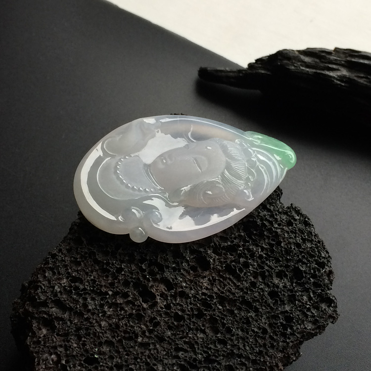 (超值推荐)糯冰种略飘翠观音头挂件
