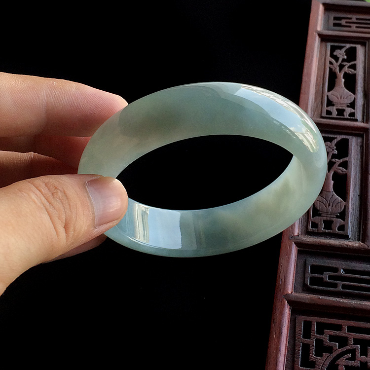 （超值推荐）糯冰种晴水手镯（59.5mm）