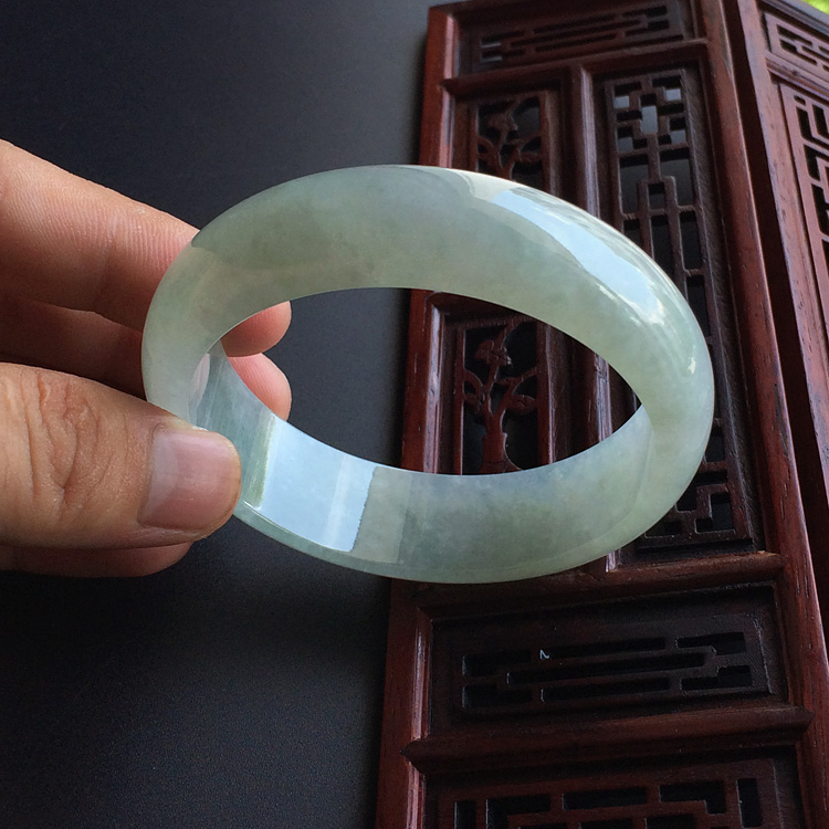 (超值推荐)糯冰种晴水手镯(59mm)