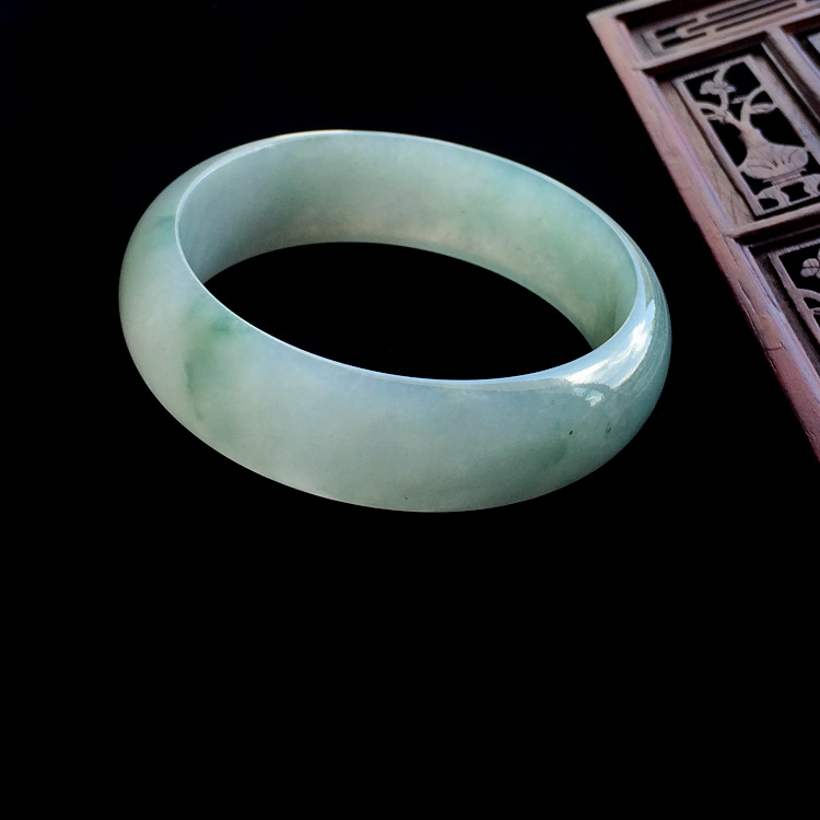 (超值推荐)糯冰种晴水飘花手镯(55.5mm)