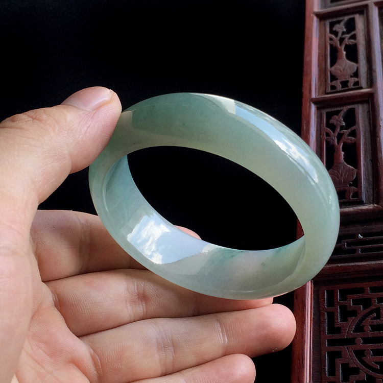 (超值推荐)糯冰种晴水飘花手镯(55.5mm)