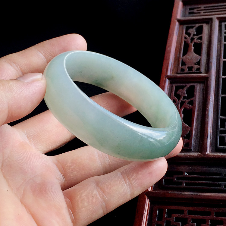 (超值推荐)糯冰种晴水飘花手镯(55.5mm)