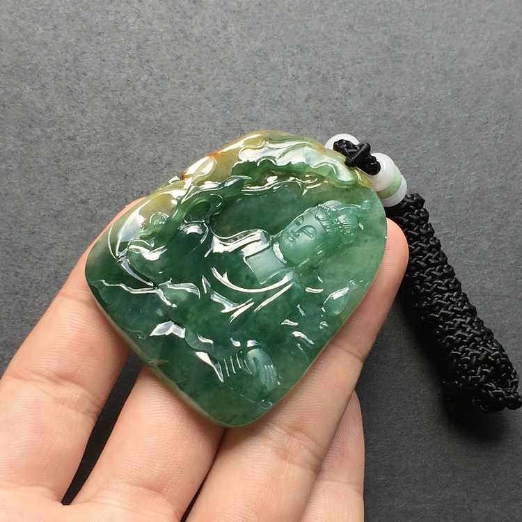 糯冰种飘花带褐黄翡观音