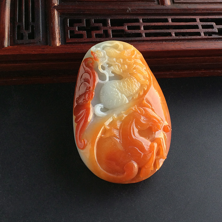 糯冰种红黄翡龙马精神挂件