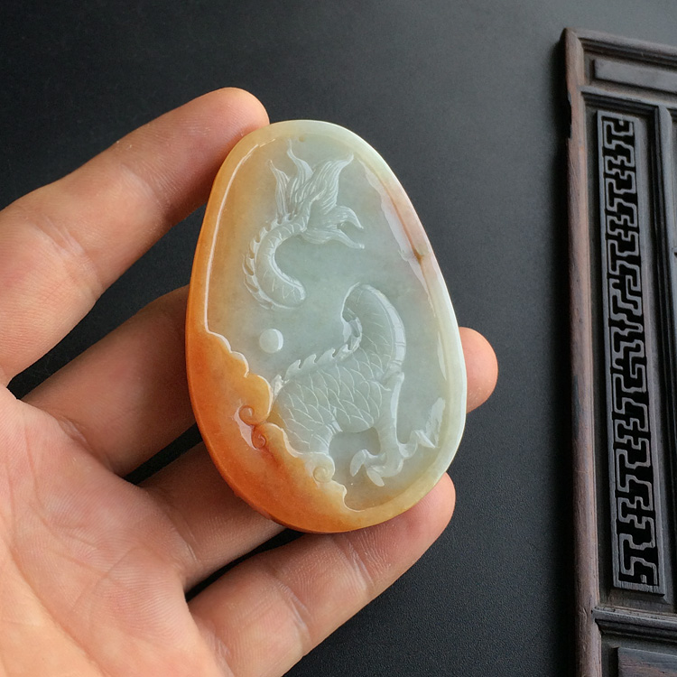 糯冰种红黄翡龙马精神挂件
