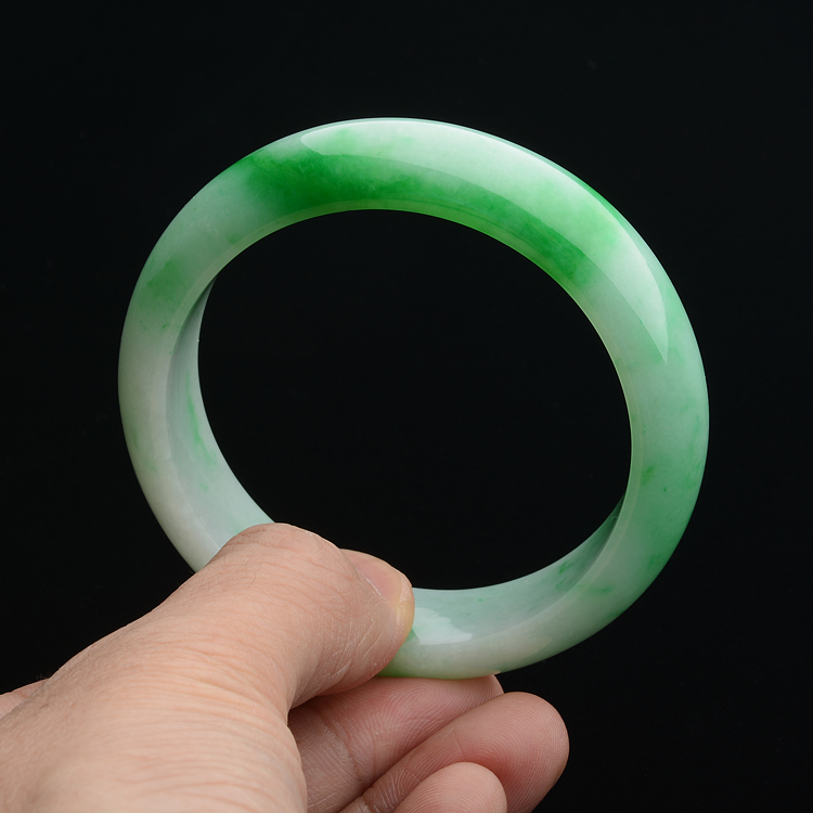 (超值推荐)糯冰种飘阳绿手镯(55.3mm)