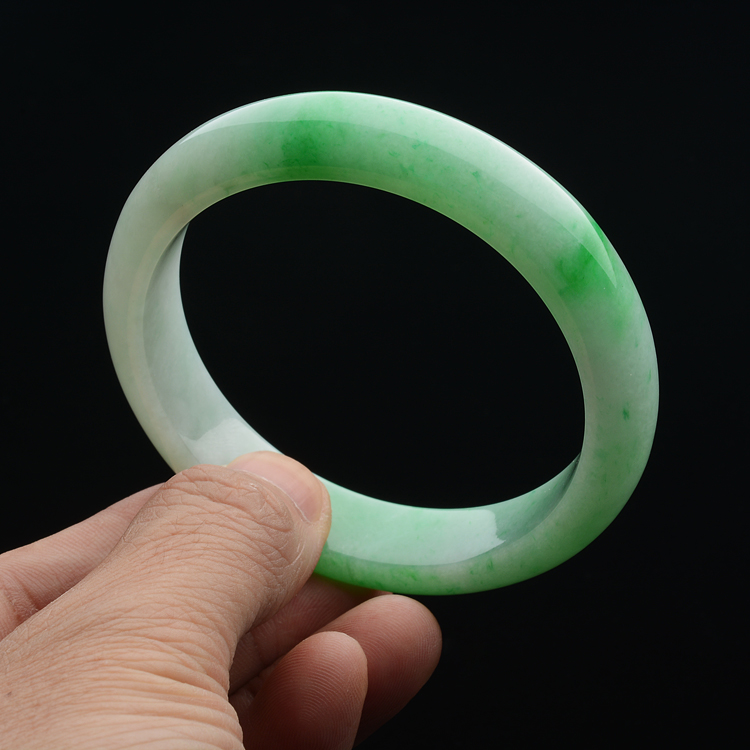 (超值推荐)糯冰种飘翠手镯(56.4mm)
