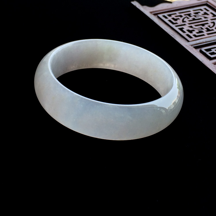 糯冰种淡晴水手镯(57.8mm)