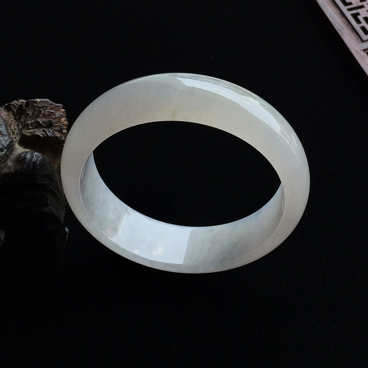 糯冰种淡晴水手镯(57.8mm)