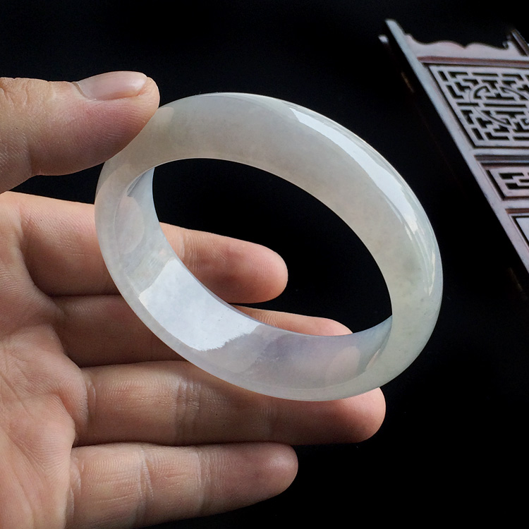 糯冰种淡晴水手镯(57.8mm)
