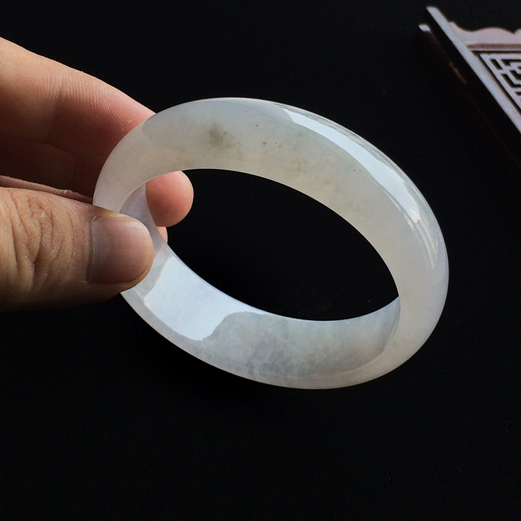 糯冰种淡晴水手镯(57.8mm)