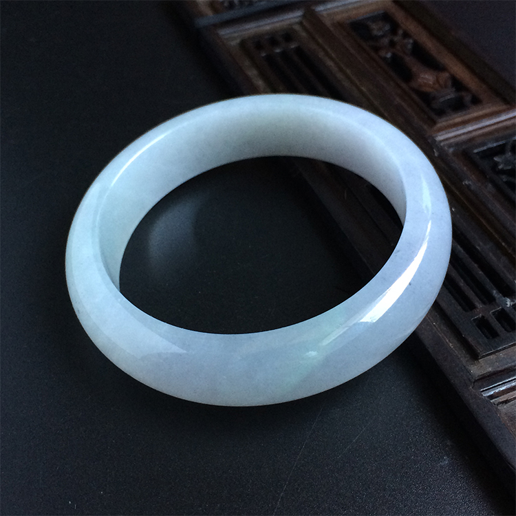 （超值推荐）糯冰种淡紫罗兰手镯（57mm）