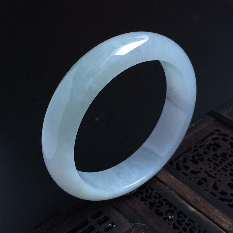 （超值推荐）糯冰种淡紫罗兰手镯（57mm）