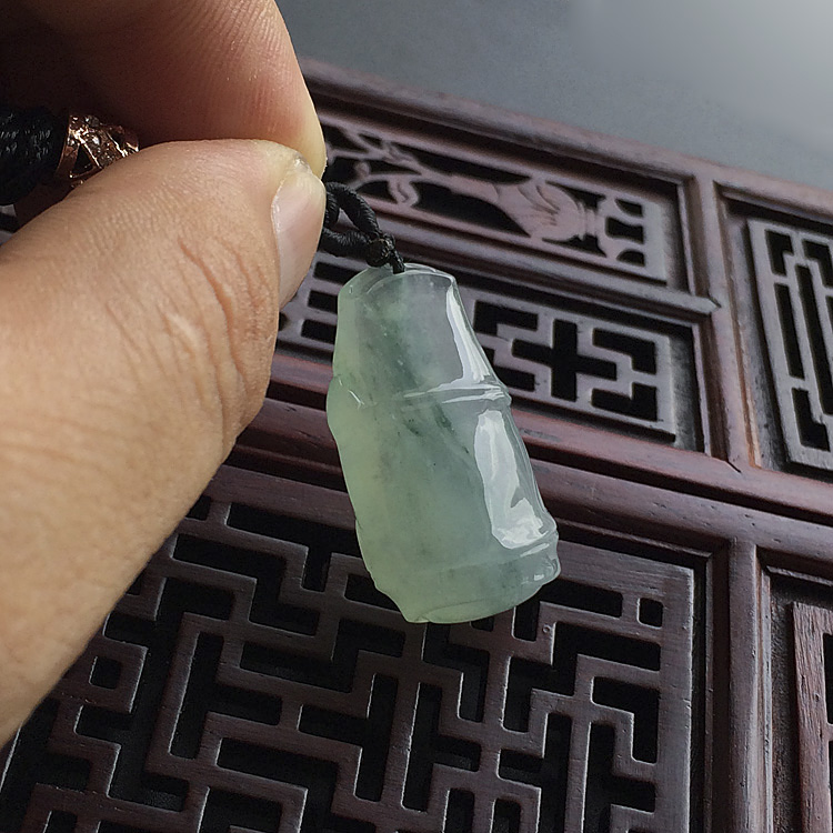 冰种飘花节节高挂件