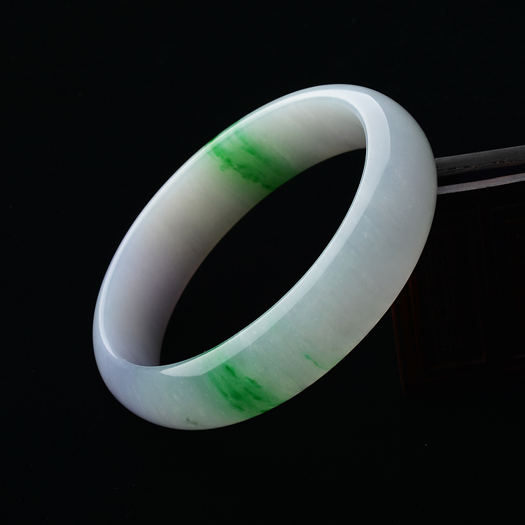 (超值推荐)糯冰种春带彩贵妃镯(57.2mm-49mm)