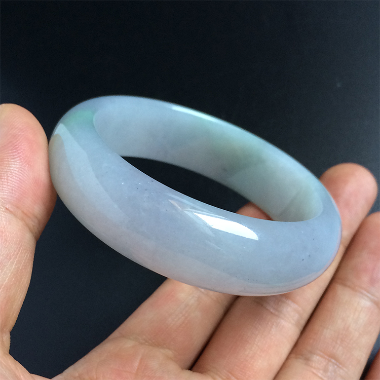 （超值推荐）糯冰种淡春带彩手镯（57mm）