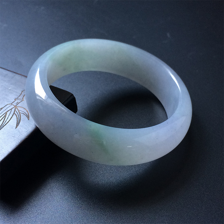 （超值推荐）糯冰种淡春带彩手镯（57mm）