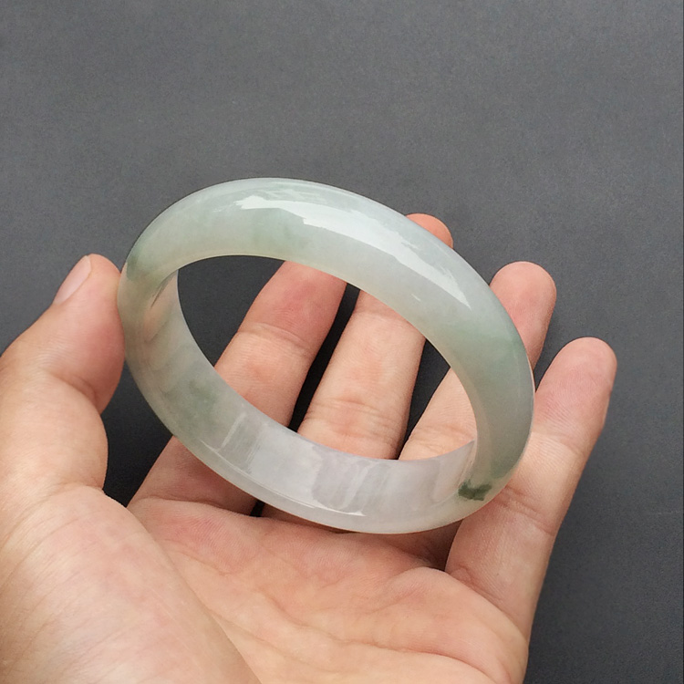(超值推荐)糯冰种略飘花手镯(62.6mm)