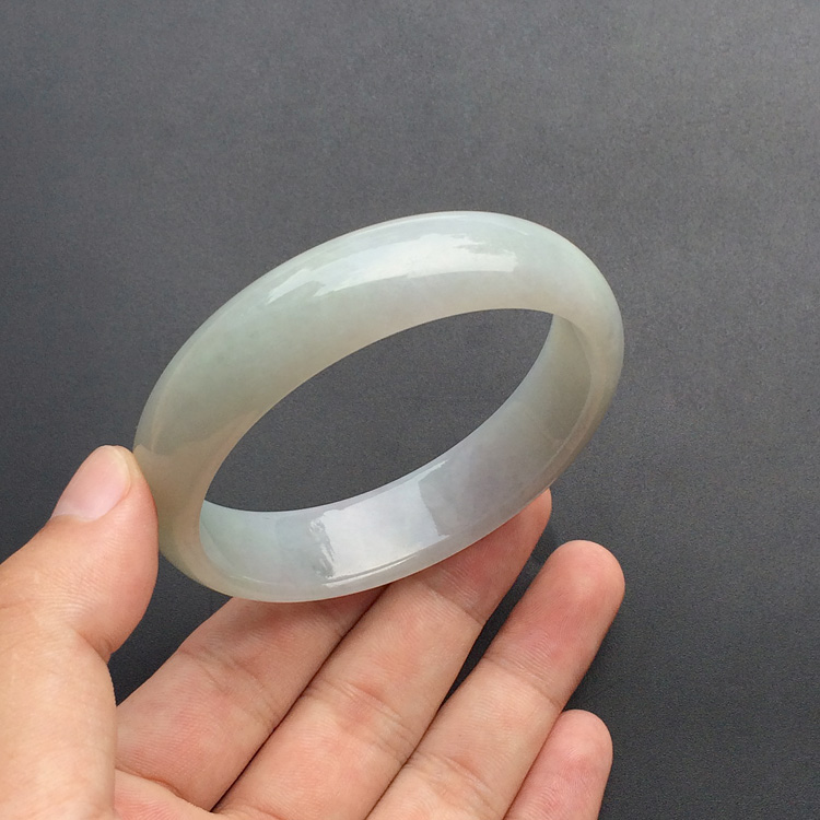 糯冰种淡晴水手镯(60.3mm)