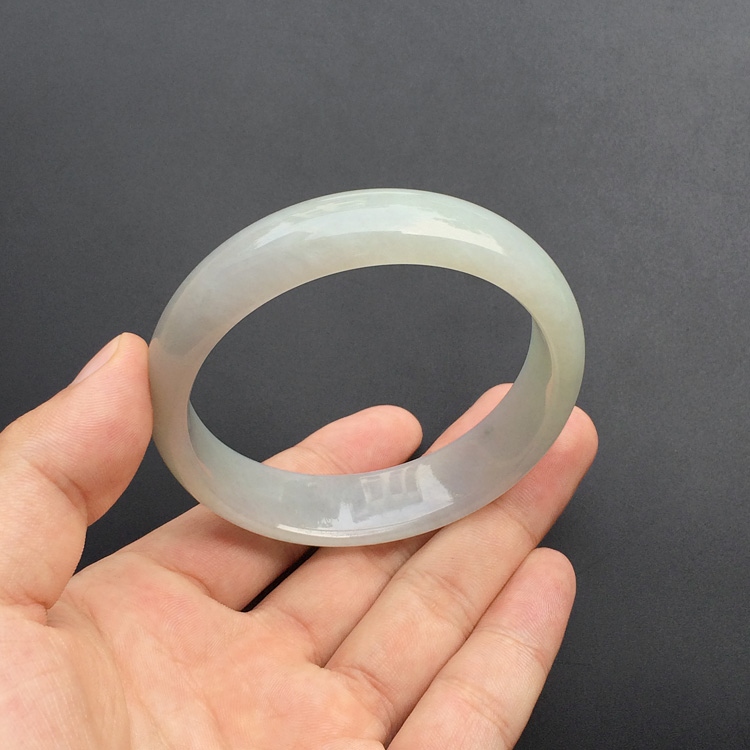 糯冰种淡晴水手镯(60.3mm)