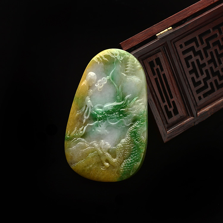 （超值推荐）糯冰种黄加绿龙牌挂件