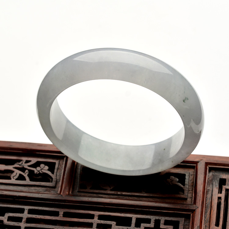 (超值推荐)糯冰种晴水略飘花手镯(59.2mm)