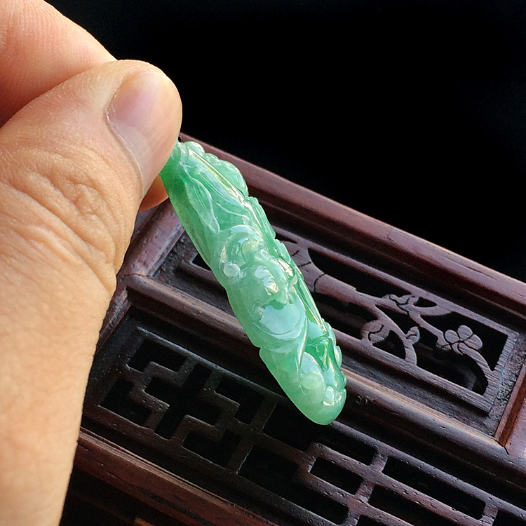 (超值推荐)糯冰种晴水飘翠节节高挂件