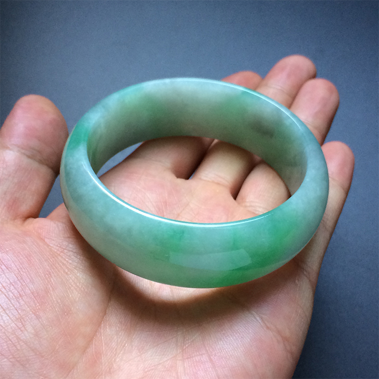 （超值推荐）糯冰种飘翠手镯（60.2mm）
