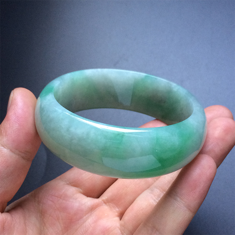 （超值推荐）糯冰种飘翠手镯（60.2mm）