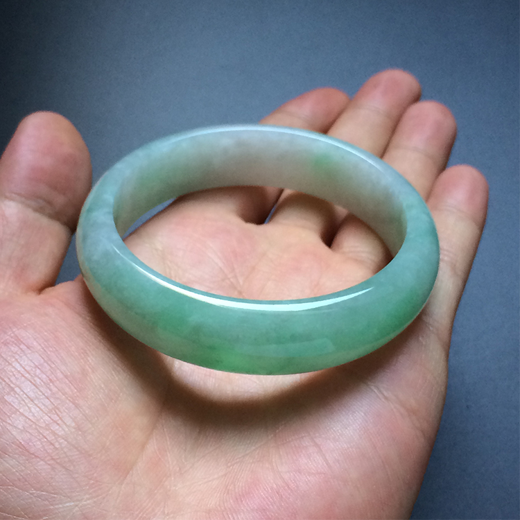 （超值推荐）糯冰种飘翠手镯（59mm）