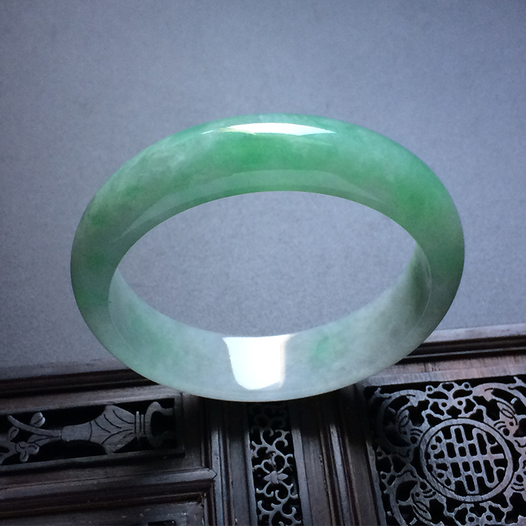 （超值推荐）糯冰种飘翠手镯（59mm）