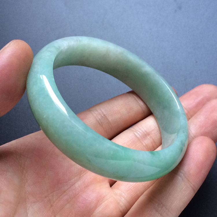 糯冰种飘翠手镯（58.1mm）