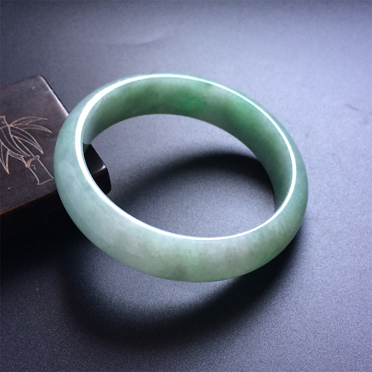 糯冰种飘翠手镯（58.1mm）