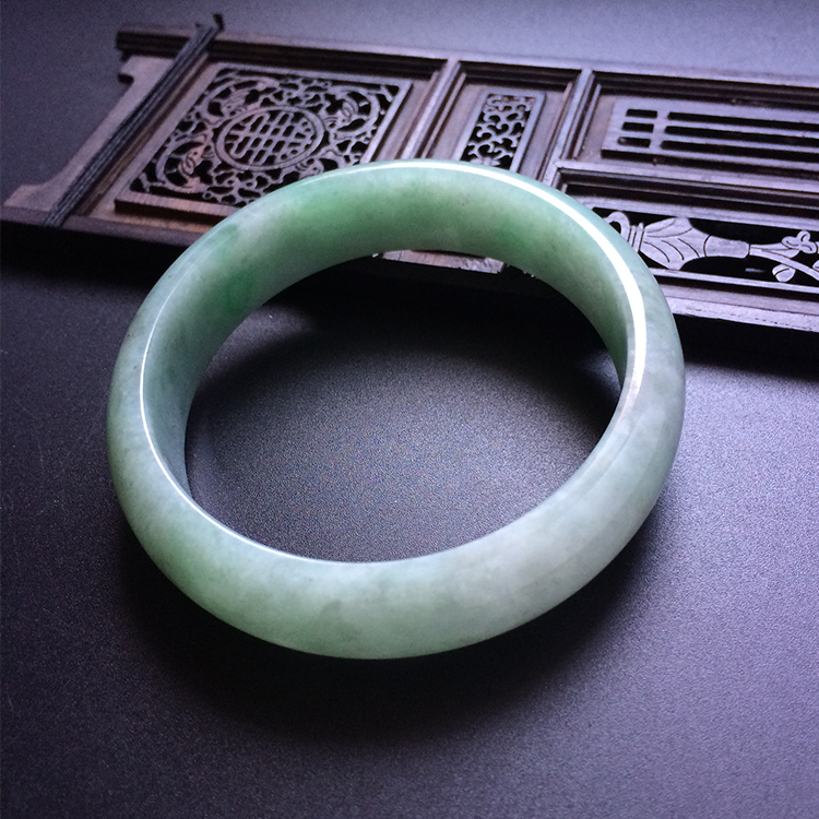 糯冰种飘翠手镯（58.1mm）