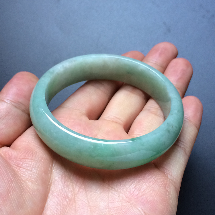 糯冰种飘翠手镯（58.1mm）