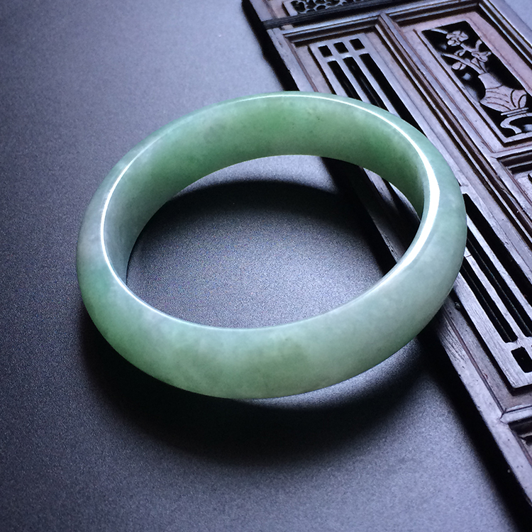 糯冰种飘翠手镯（59mm）