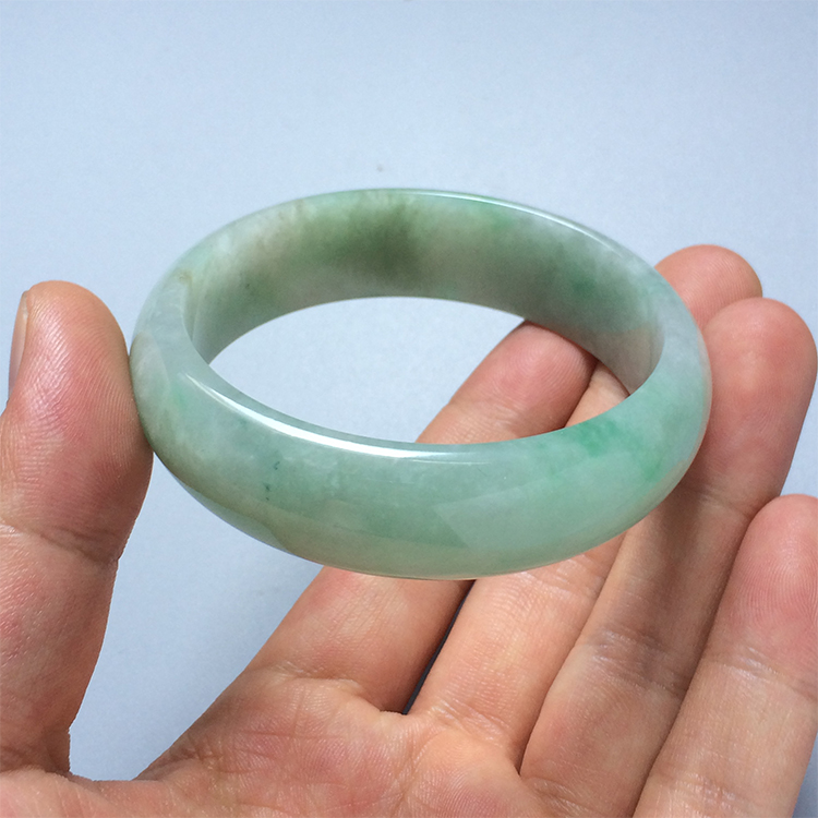 （超值推荐）糯冰种飘翠手镯（57mm）