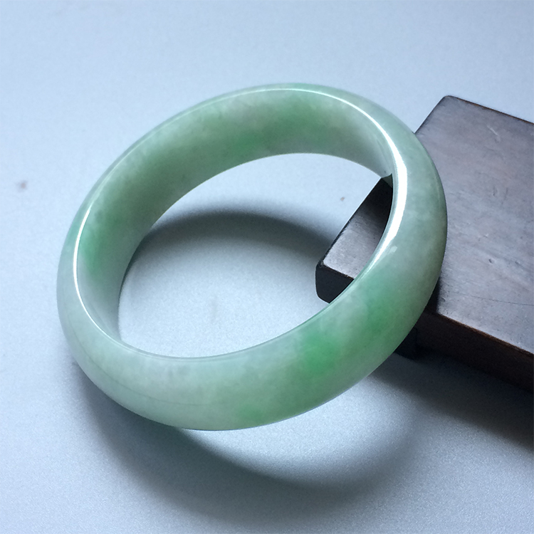 糯冰种飘翠手镯（59mm）