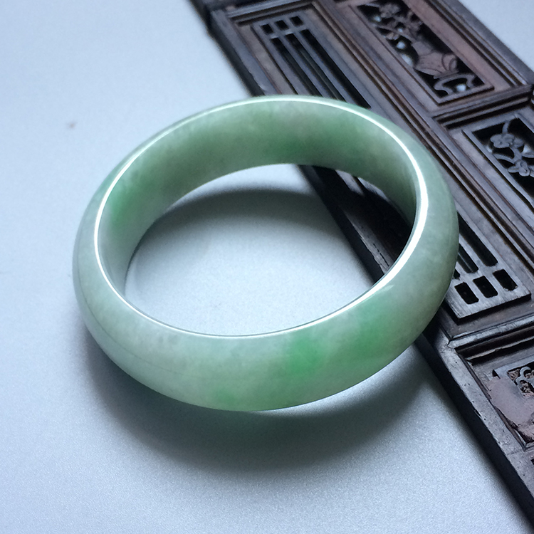糯冰种飘翠手镯（59mm）