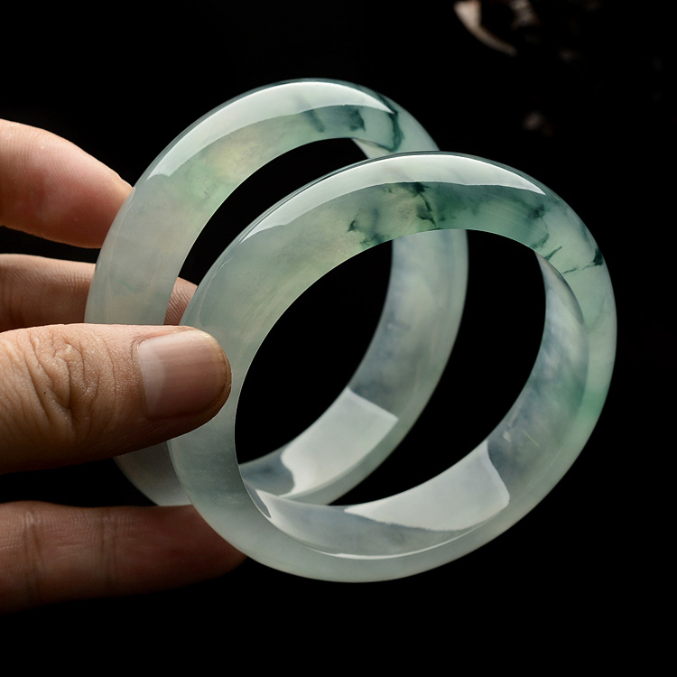 (超值推荐)冰种飘花手镯(59.1mm-60.2mm一对)