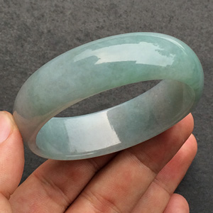 (超值推荐)糯冰种晴水贵妃镯(48.1-56mm)