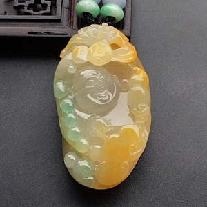 糯冰种淡三彩纳福挂件