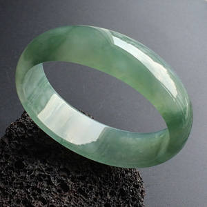 糯冰种飘花贵妃手镯（51.3-59.4mm）