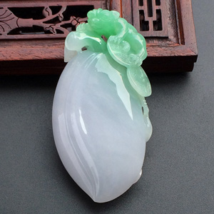 糯冰种春带彩福瓜挂件